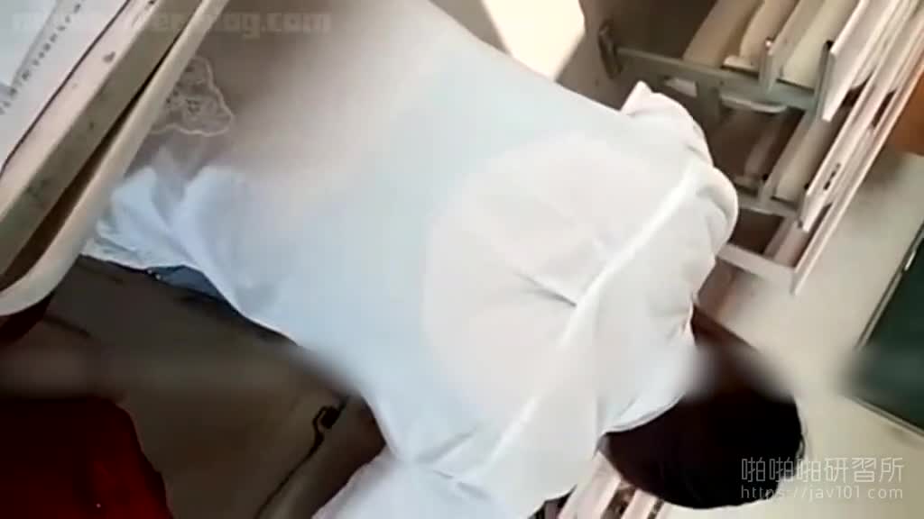 再度相会G奶妹！这次一样把她干到G奶晃不停：顶好深!