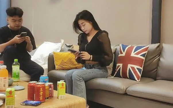 足浴店重金忽悠26岁良家小姐姐