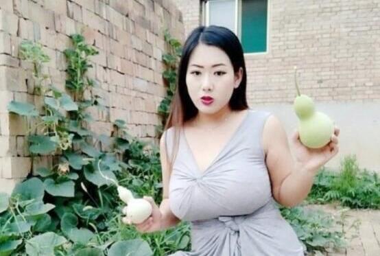 剧情真实母子乱伦保养得不错的大奶骚妇和十八岁儿子啪啪口爆吞精