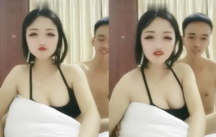 颜值不错红唇妹子和炮友啪啪舔奶扣逼毛毛浓密特写抽插后入猛操骑乘插入呻吟非常诱人