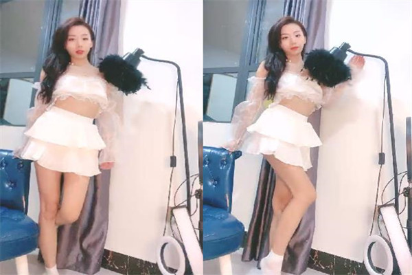 小白裙新人极品美女顶级纤细美腿脱下内裤无毛小穴穿上黑丝高跟鞋从下往上视角摆臀