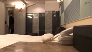 真實OL與素人娘。喝酒會末班車後社內戀愛映像Vol.001 SABA-543