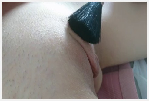 极端的边缘化，否认和破坏性高潮，她几乎从零开始！