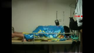 淫乱宿舍！被子盖著就直接操起来！年轻人就是年轻人，太冲动了！