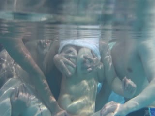 在游泳池畔Suzuna小宫日本口交6-17