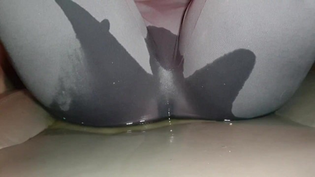 ⭐ 发短信时漫不经心地尿裤子