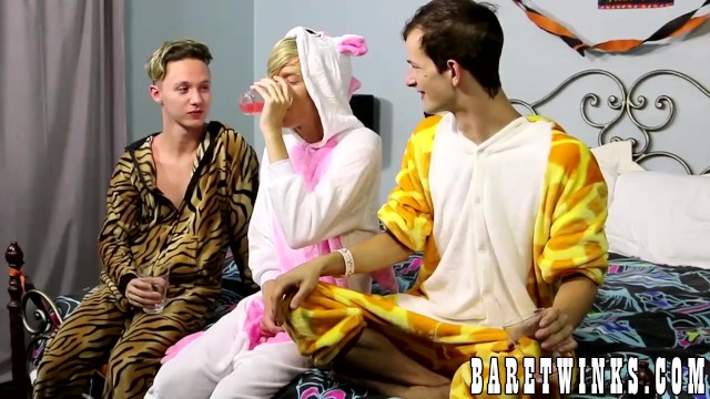 贾斯珀·罗宾逊和他的屁股伙伴们互相猛击