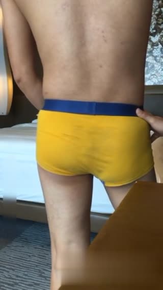 高价约炮年轻丰满少妇~开录前突然反悔~最后还是配合各种体位~