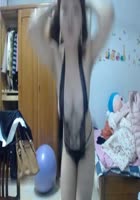 清纯妹妹和学长开视讯裸聊~还换不同的衣服给学长看~