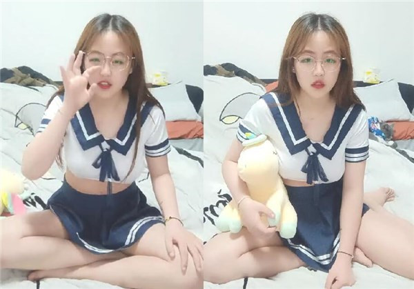 眼镜小骚货淫声浪叫不止漂亮美乳表情淫荡到位太骚了