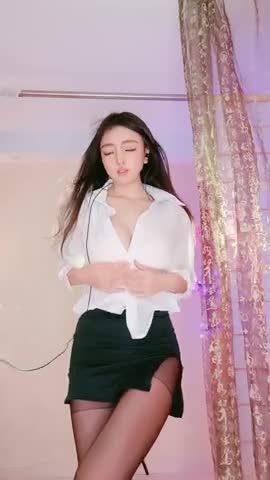 重金约操爆乳女神三线演员口活不错可惜被套A