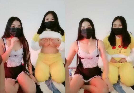 双女姐妹花一起干鸡巴大奶子骚妹妹撸着大哥的鸡巴就要吃精瘦小哥轮草两女各种姿势打桩机爆草浪荡呻吟