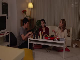 當他的女朋友旅行時，他偷偷做愛：高清色情 90