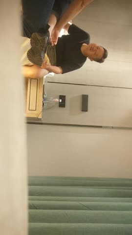 【换妻极品探花】，第三炮收费房，门票199，享受1V3帝王服务~换妻传媒-20220815004429