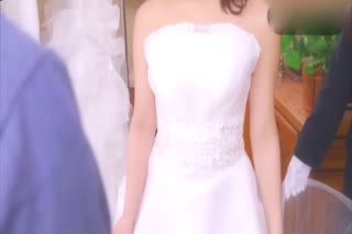 被催眠光线支配的美女