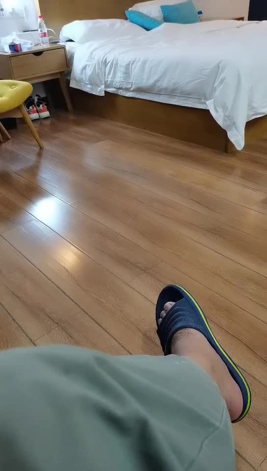 2021.9.18，【柒夜一枝花】，深夜，良家小少妇登门来相会，人妻最懂男人心，无套啪啪，口交卖骚，浪劲十足小荡妇