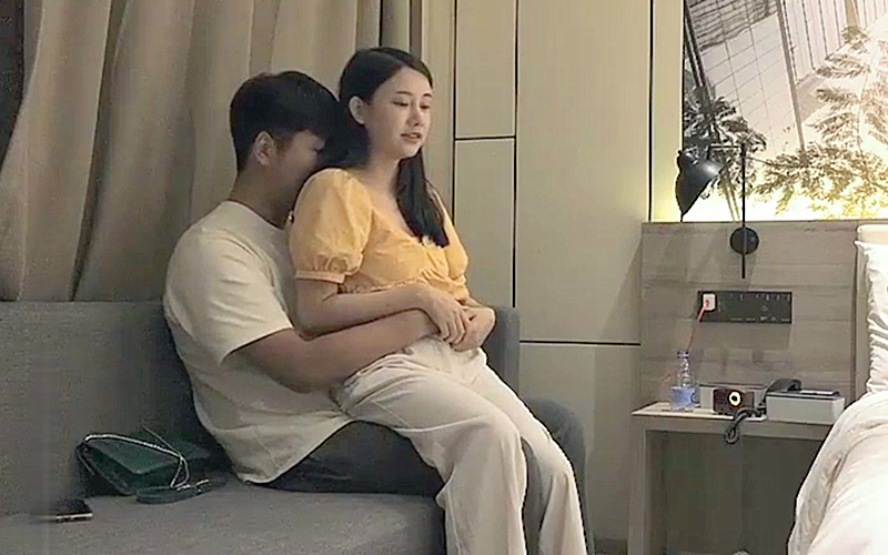 好了吗我实在受不了了太大太胀了好痛气质黄衣靓妹被大屌男拼命狂干