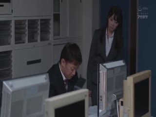 IPX-418 「終電ないの！？じゃあウチ来なよ？」僕の恋人が家で待ってるのに、 終電を逃がし気の強い同僚女子社員の家に泊まる流れに… 岬ななみ