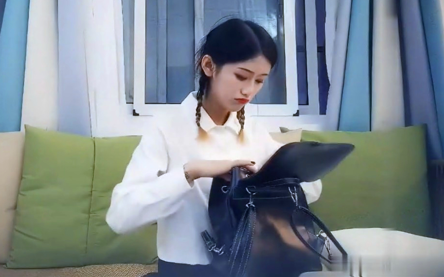 小辫子清纯系兼职学生妹