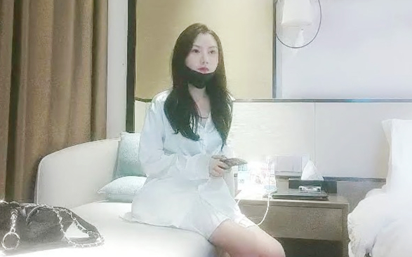 魔都大圈极品女神颜值吊打全场沙发啪啪抠穴观音坐莲