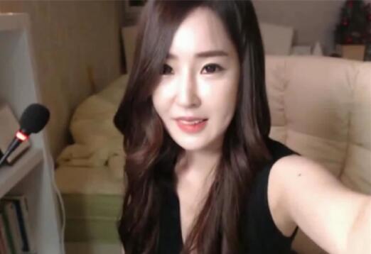 韩国女主播这奶真漂亮