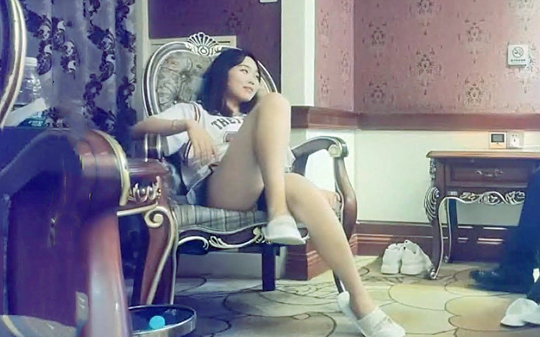 3800网约00后小萝莉乖巧软萌半纯半欲持久输出干得高潮迭起~1