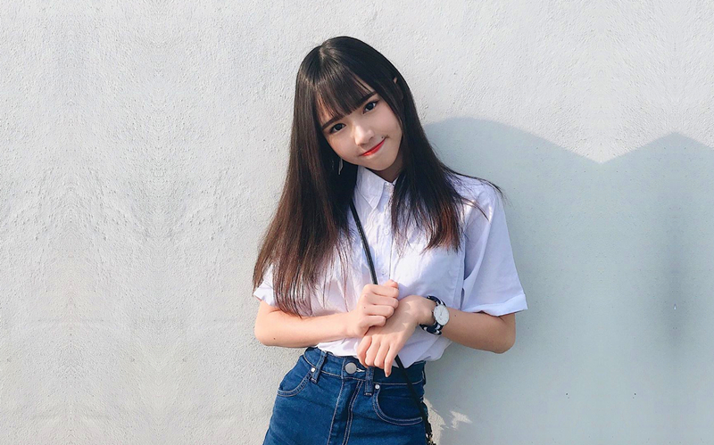 最嫩学妹骗同学说自己去吃饭其实是来挨操