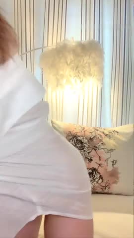 高颜值长相甜美纹身妹子跳蛋自慰秀苗条身材沙发上张开双腿跳蛋摩擦呻吟