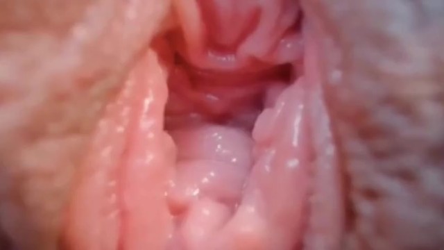 ЕБАЛА ПИЗДУ И ВЫЛОЖИЛА ЕЕ НА ОБЩЕН ОБОЗРЕНИЕ