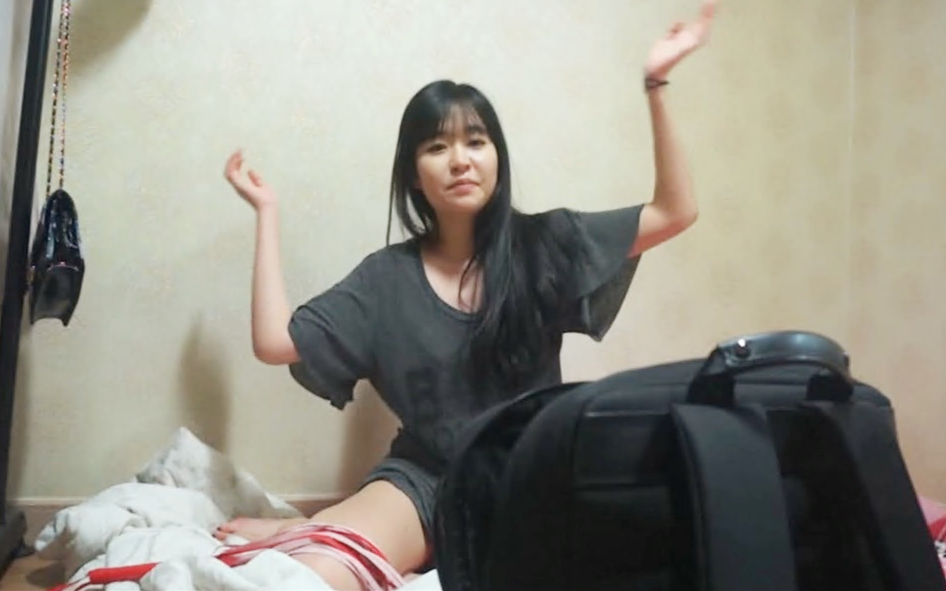 虐操23岁美容师郑熙媛反手绑住后入翘臀