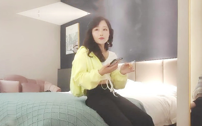 兼职瑜伽教练挑战最近镜头距离拍摄遇到对手了干得激情四射