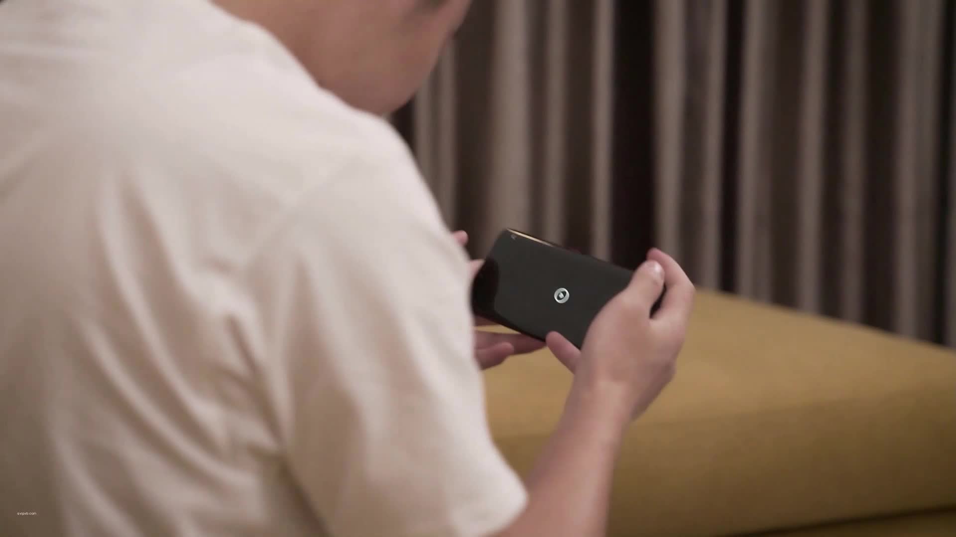 麻豆出品MD004最新流出猥琐家长内裤塞嘴里_强上儿子的班主任还自拍留念1080高清原版