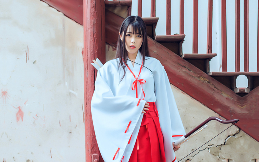 红色与浪漫巫女cos