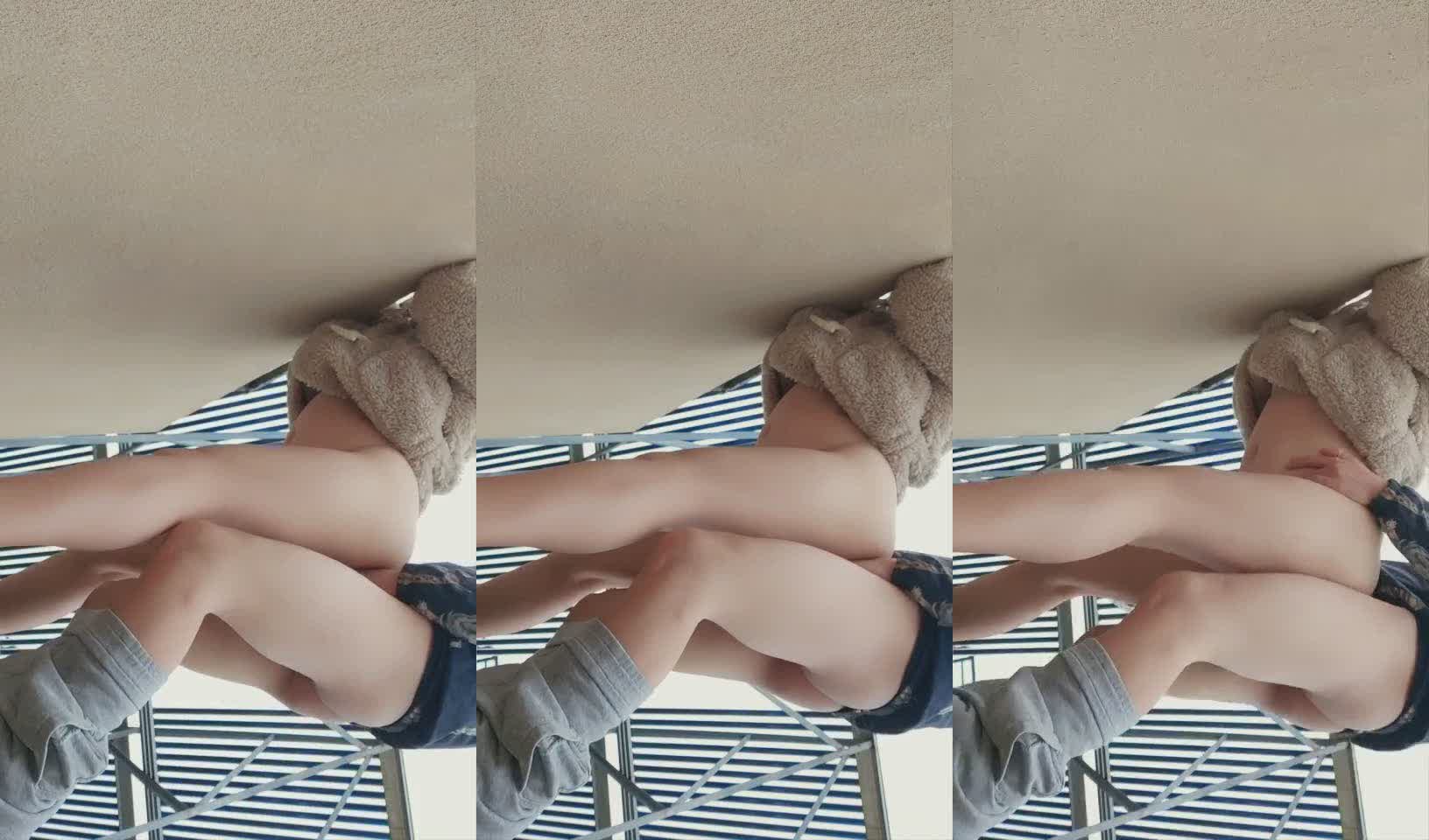 潮州户外达人小哥搭讪个很嫩的站街妹上楼顶冒大风啪啪