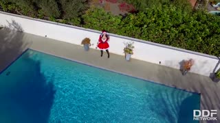 “高山 -圣诞礼服