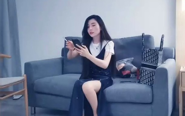 气质长裙少妇酒店接客主动魅惑