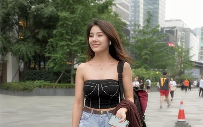 纯高颜值甜美妹子性感诱惑单腿网袜近距离特写揉搓粉穴翘起屁股