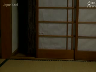 AVOP-431 淫欲レ三つ巴 ～温泉旅行で寝取られた白肌美人妻～