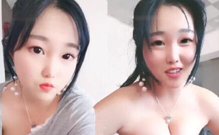 丰满身材大屁股妹子和男友双人啪啪69互舔后入大力猛操出白浆