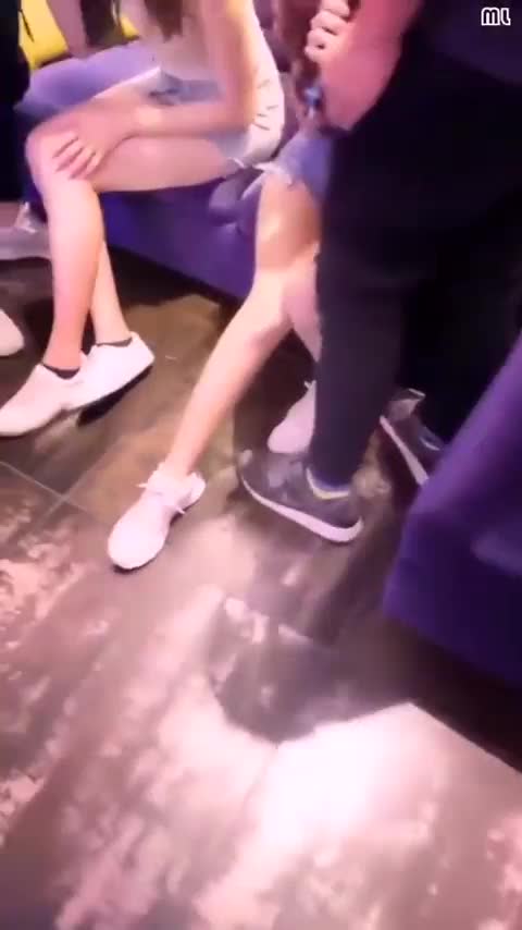 In taiwan ktv-56200043.mp4