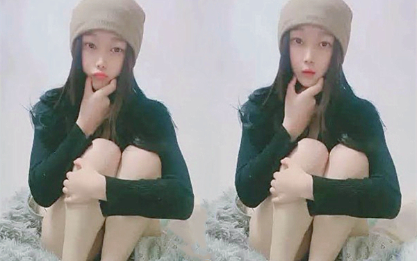 今日刚播帽子小姐姐看着文静乖乖女超大肥臀多毛穴