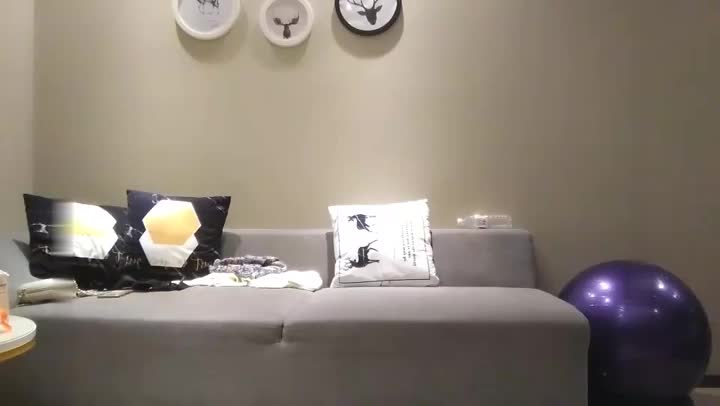 STP17969 乳大臀翘的裹胸装短裤美女2800元约到啪啪 沙发上揉奶抠逼 口交 抱起来插 又到床上干 new