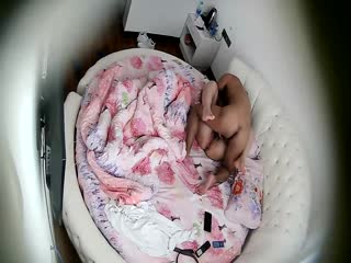 zipai#精品宾馆偷拍清纯漂亮的大学美女被样貌平平的男友干完休息时又被男的扛起大腿狠狠操了一次