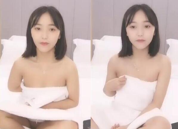 长相甜美牙套小表妹耐操新人妹子两男轮换着操翘屁股后入操累了换个人继续