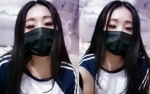 撸管推荐极品豪乳学妹看着自己的激情视频抠逼诱惑狼友飞机还说要快递自己的内裤给某狼友