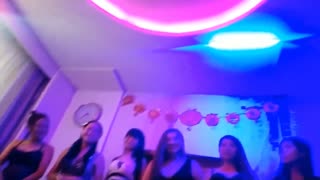 深喉加网袜。这谁扛得住！