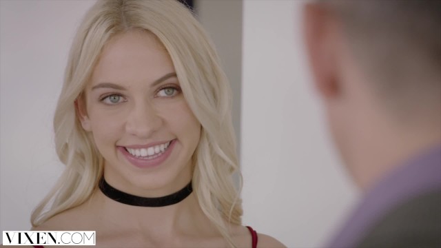 VIXEN两个十几岁的大学生为了大突破做爱