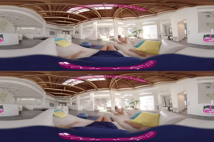 18VR Two Rocky Dicks For Alexis Crystal VR Porn11