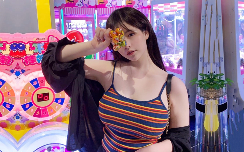 爆操极品网红脸良家朔乳采精