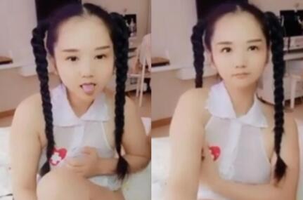 梳著兩個馬尾辮的小妹妹和媽媽母女自慰秀 互舔咪咪 吃逼逼 用自慰器同插逼逼和菊花 非常精彩